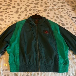 An everyday light material jacket.